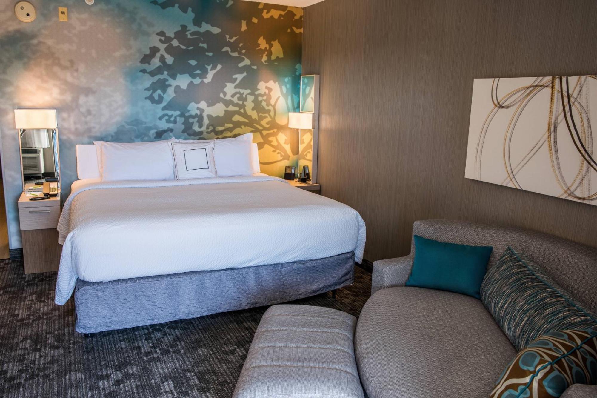 Courtyard By Marriott Norwich Hotel Exterior foto
