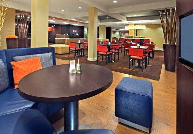 Courtyard By Marriott Norwich Hotel Exterior foto