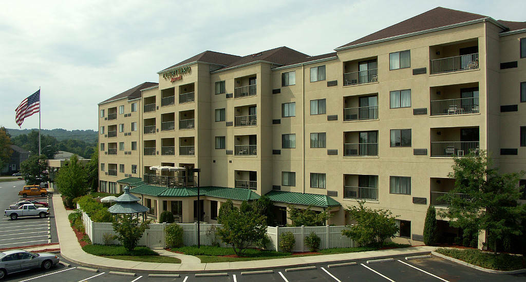 Courtyard By Marriott Norwich Hotel Exterior foto